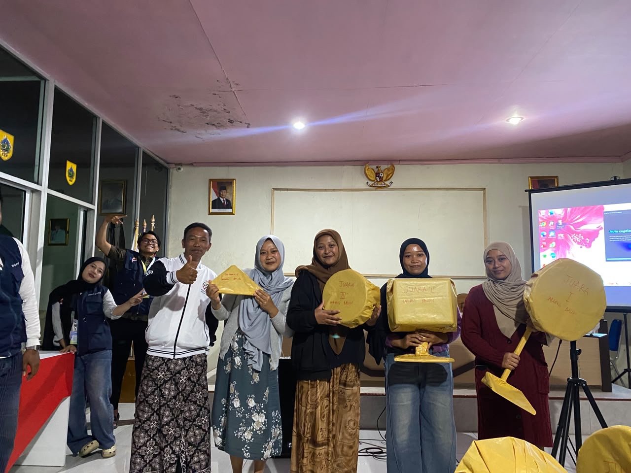 Pembagian Hadiah dan Perpisahan