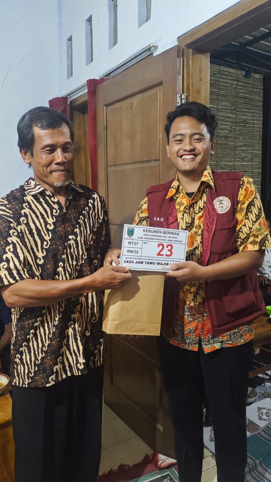 Pemasangan Nomor Rumah