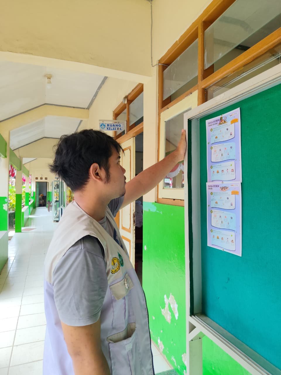 Pemasangan Poster Mitigasi Bencana dan Edukasi Mitigasi Cuaca Ekstrem di Pos Ronda dan Sekolah SD, TK, dan RA di Desa Ciberem