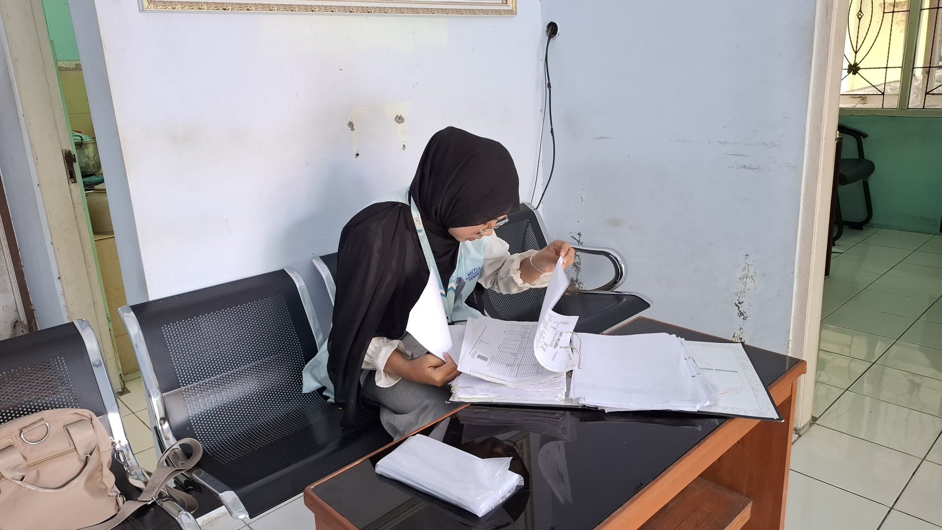 Piket Desa dan Pendampingan Pelayanan Administrasi Masyarakat