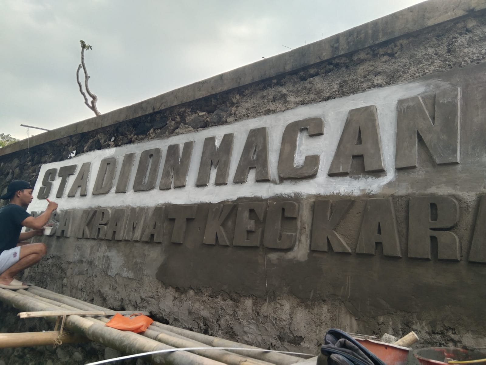 Day-34: Optimalisasi Kawasan Wisata melalui Pembuatan dan Pemasangan Plang/Papan