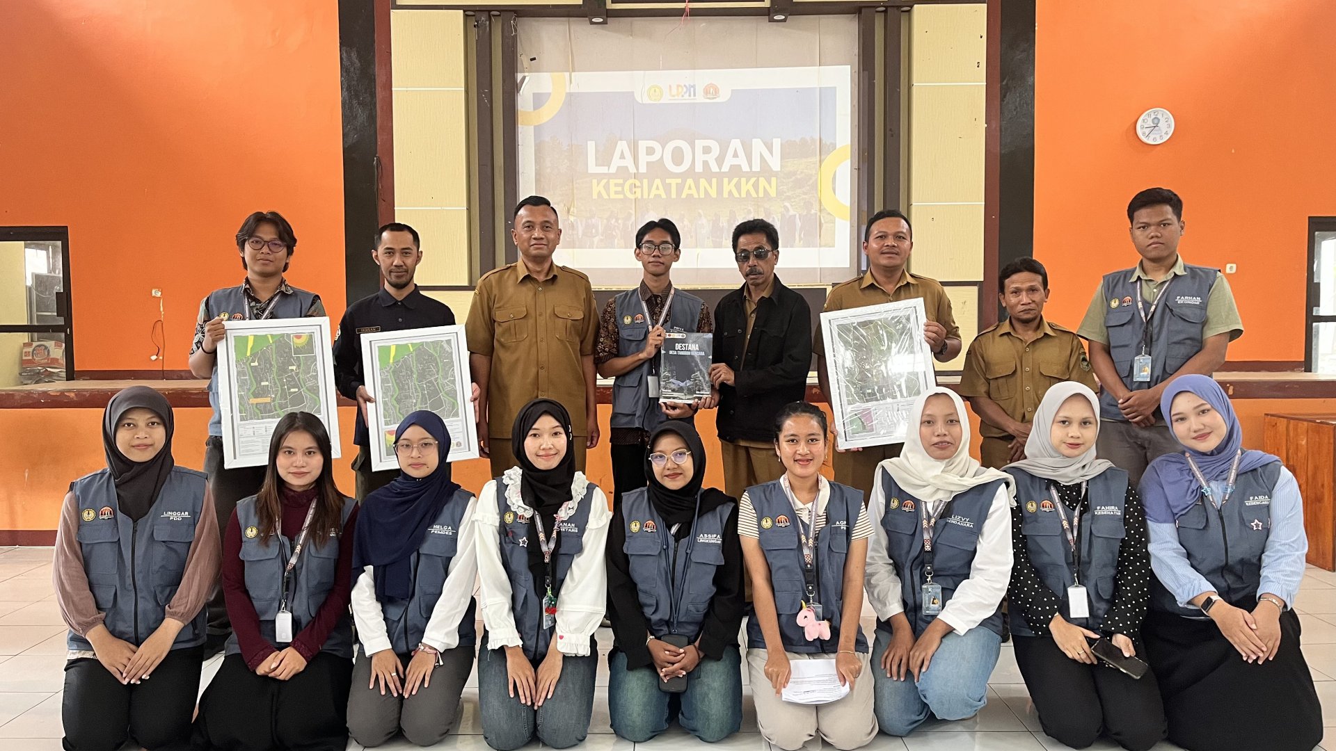 Kegiatan KKN Desa Limpakuwus Hari Ke-34: Glorifikasi