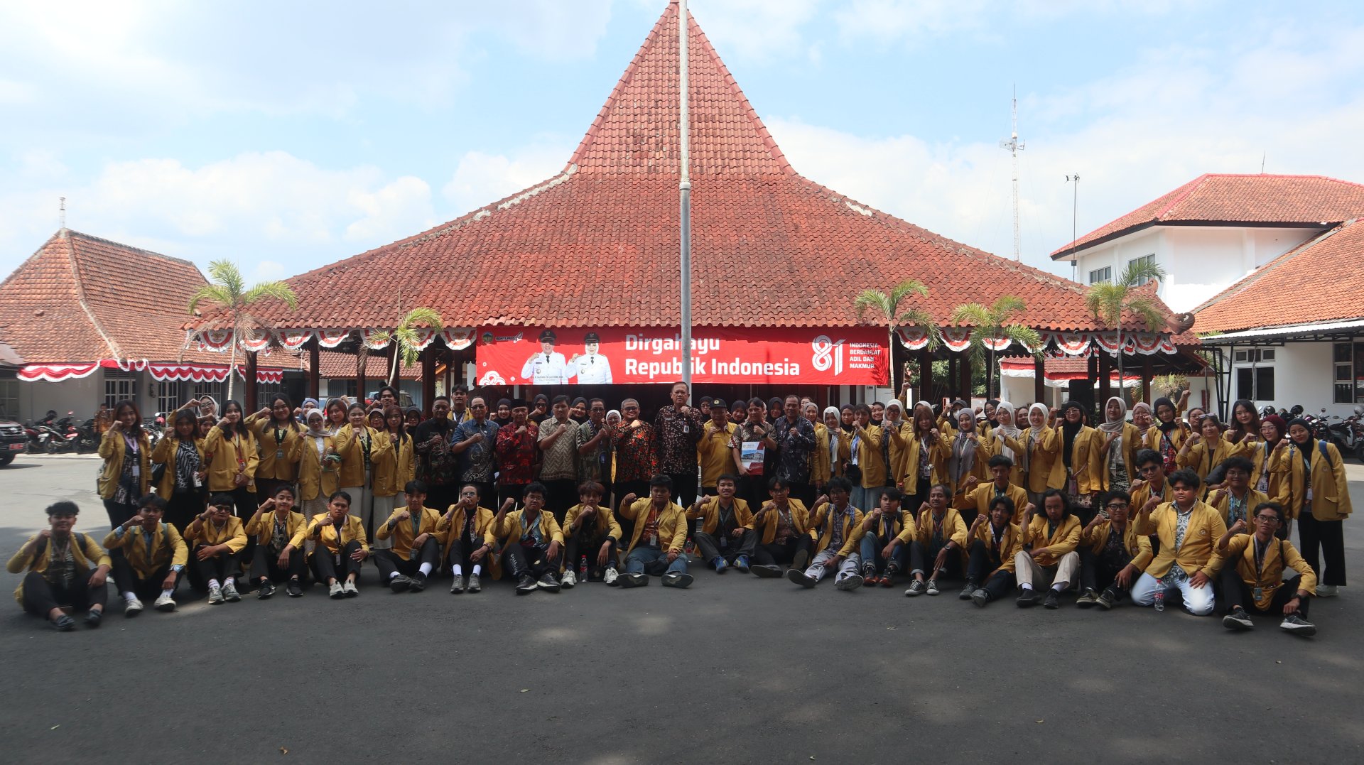 Kegiatan KKN Desa Limpakuwus Hari Ke-35: Glorifikasi dan Penarikan Mahasiswa KKN Kabupaten Banyumas